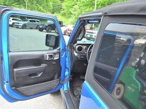 Used 2022 Jeep Wrangler Sport AWD/4WD image 15