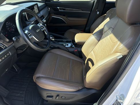 Used 2022 Kia Telluride SX w/ SX Prestige Package image 8