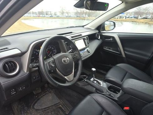 Used 2016 Toyota RAV4 Limited image 6
