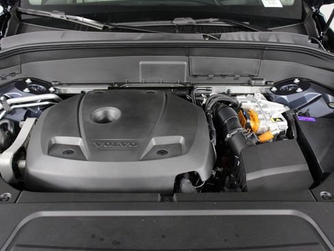New 2026 Volvo XC90 T8 Ultra w/ Protection Package image 12