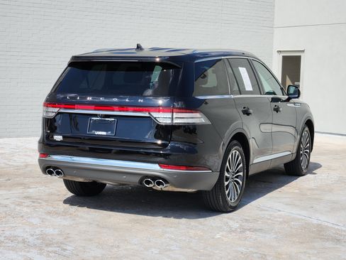 Used 2023 Lincoln Aviator Reserve w/ Equipment Group 201A RWD image 8