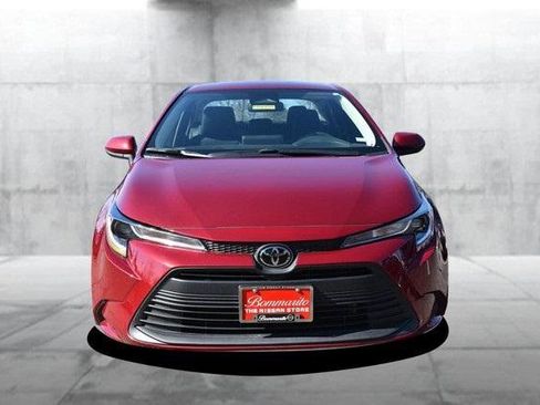 Used 2025 Toyota Corolla LE image 4