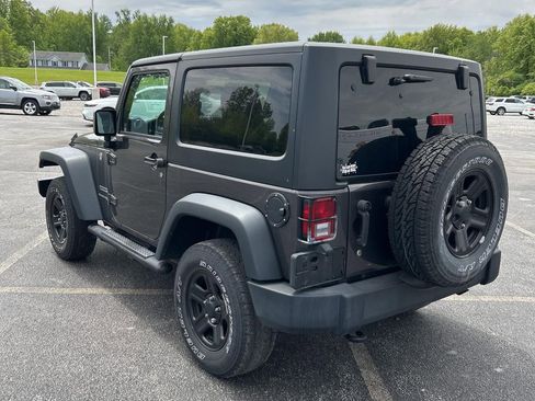 Used 2018 Jeep Wrangler Sport w/ Connectivity Group AWD/4WD image 4