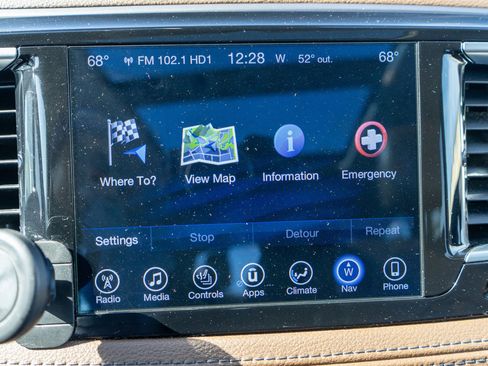 Used 2017 Chrysler Pacifica Limited w/ UConnect Theater Package image 18