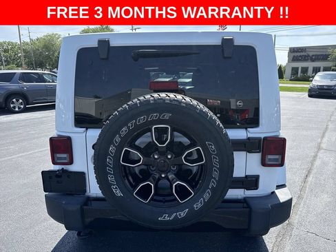 Used 2018 Jeep Wrangler Unlimited Sahara AWD/4WD image 35