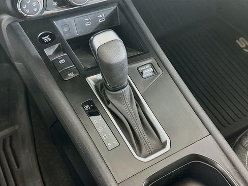 Used 2025 Nissan Kicks SV FWD image 25