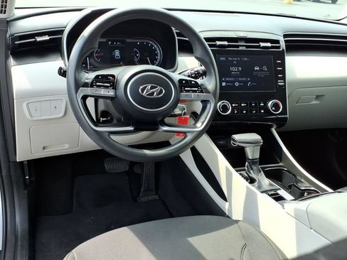 Used 2023 Hyundai Tucson SE AWD/4WD image 16
