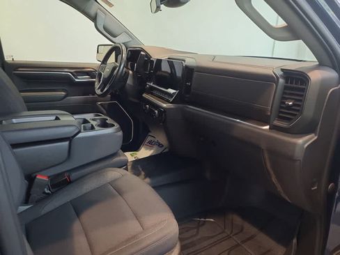 Used 2022 Chevrolet Silverado 1500 LT w/ Protection Package AWD/4WD image 16