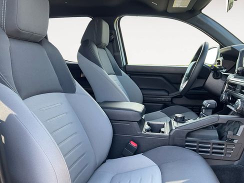 Used 2025 Toyota Tacoma TRD Sport image 14