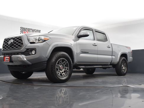 Used 2021 Toyota Tacoma TRD Sport w/ Technology Package AWD/4WD image 33