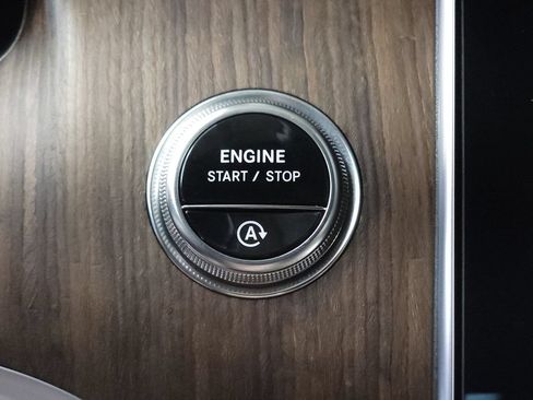 Certified 2026 Mercedes-Benz C 300 4MATIC Sedan image 15
