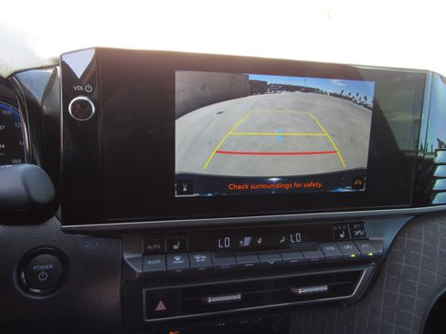 Used 2025 Toyota Camry XLE FWD image 18
