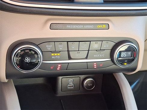 Certified 2020 Ford Escape SE image 15