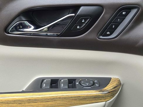 Used 2017 GMC Acadia Denali w/ Technology Package image 19