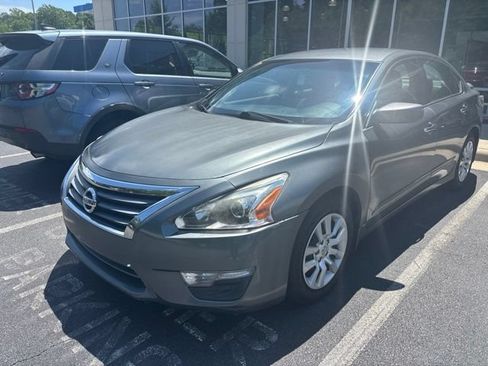 Used 2015 Nissan Altima 2.5 S w/ Power Driver Seat Package FWD image 1