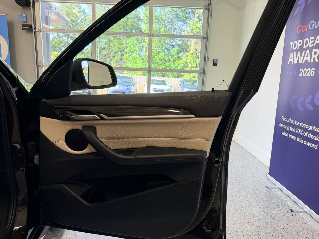 Used 2017 BMW X1 xDrive28i AWD/4WD image 23