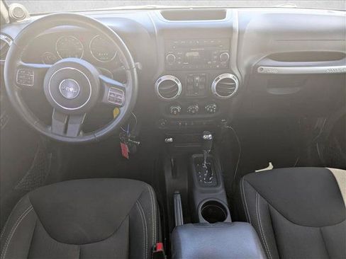 Used 2014 Jeep Wrangler Unlimited Sahara w/ Connectivity Group AWD/4WD image 16