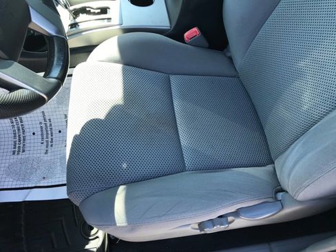 Used 2012 Toyota Tacoma 4x4 Access Cab V6 w/ TRD Sport Pkg image 7