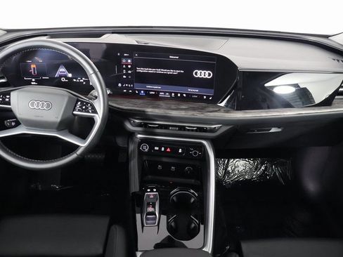 Used 2025 Audi Q5 Premium w/ Premium Plus AWD/4WD image 8