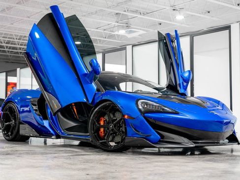 Used 2019 McLaren 600LT RWD image 3