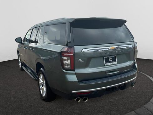 Used 2023 Chevrolet Suburban Premier image 3
