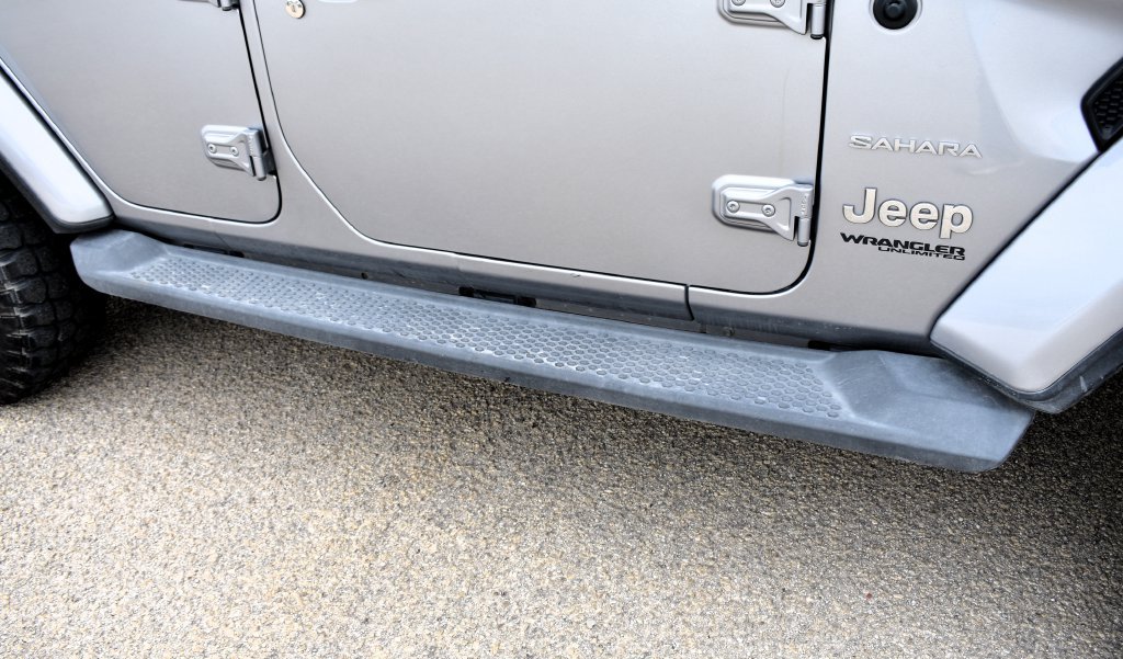 Used 2020 Jeep Wrangler Unlimited Sahara AWD/4WD image 9