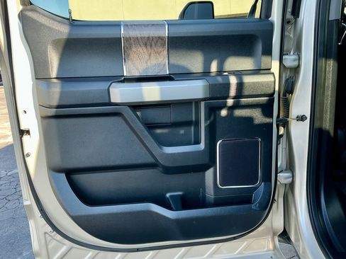 Used 2017 Ford F250 Lariat w/ Lariat Value Package image 32