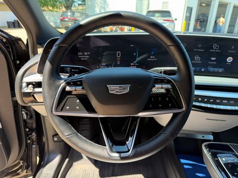 Used 2024 Cadillac Lyriq Sport AWD/4WD image 13
