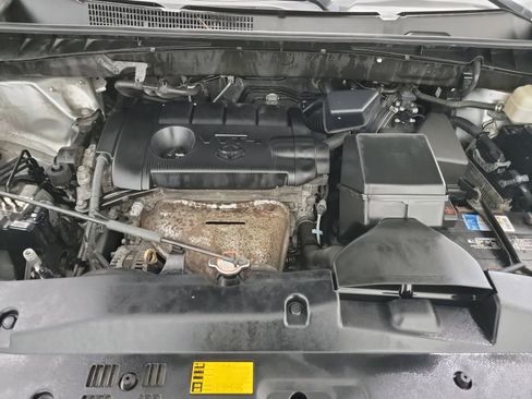 Used 2017 Toyota Highlander LE FWD image 24