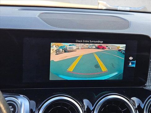 Used 2022 Mercedes-Benz GLB 250 w/ Premium Package Lite image 18