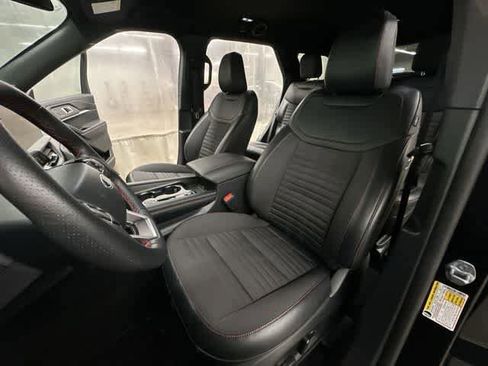 Used 2025 Ford Explorer ST-Line AWD/4WD image 17