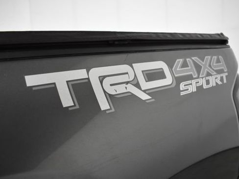 Used 2017 Toyota Tacoma TRD Sport w/ Tow Package (A/T) AWD/4WD image 37