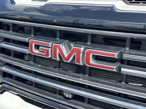 Used 2022 GMC Sierra 3500 AT4 w/ AT4 Preferred Package AWD/4WD image 32