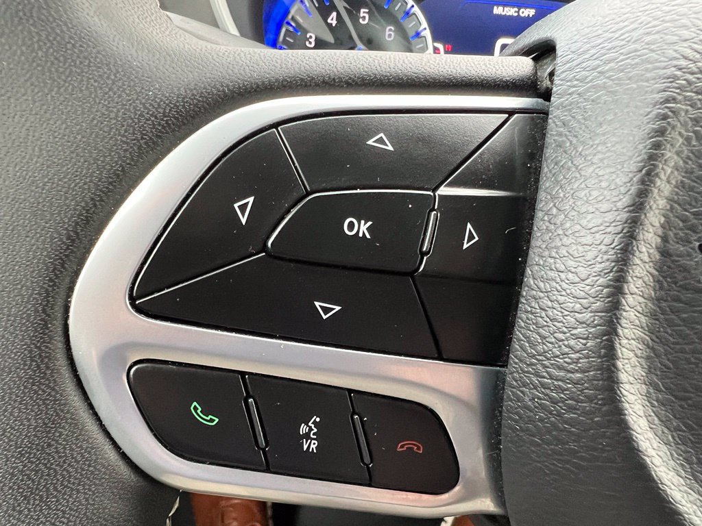 Used 2025 Chrysler Pacifica Select FWD image 41