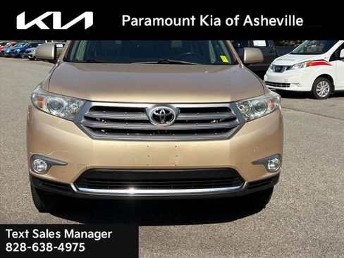 Used 2011 Toyota Highlander Limited w/ Tow Pkg image 2