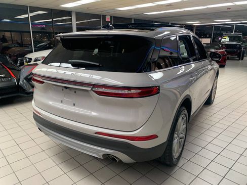 Used 2022 Lincoln Corsair Standard AWD 4dr SUV w/ Premium Package image 8