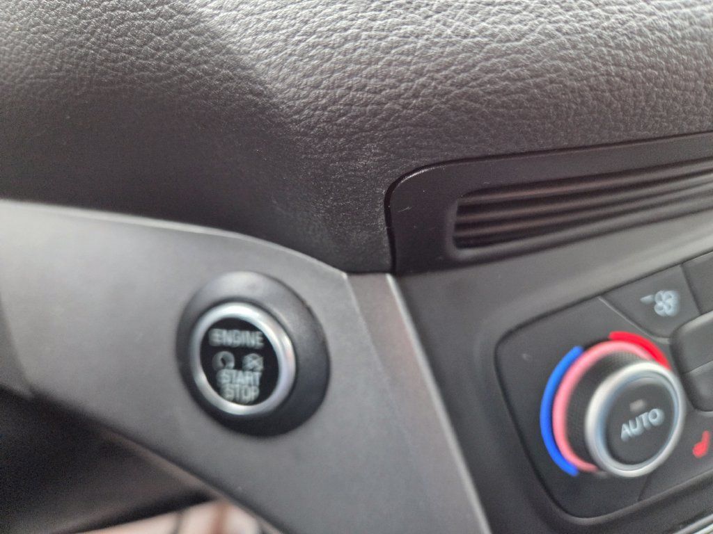 Used 2019 Ford Escape SE FWD image 34
