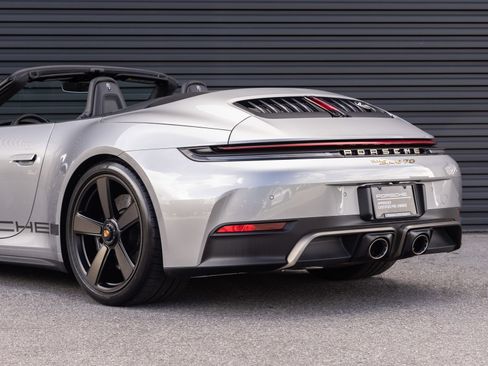 Used 2026 Porsche 911 Carrera GTS RWD image 12