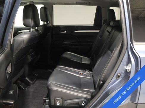 Used 2019 Toyota Highlander XLE w/ Highlander SE Package AWD/4WD image 18