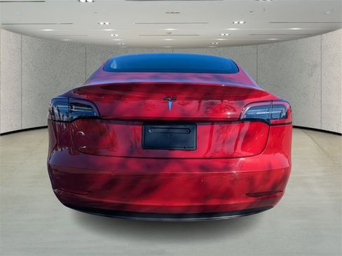 Used 2022 Tesla Model 3 Standard Range image 4