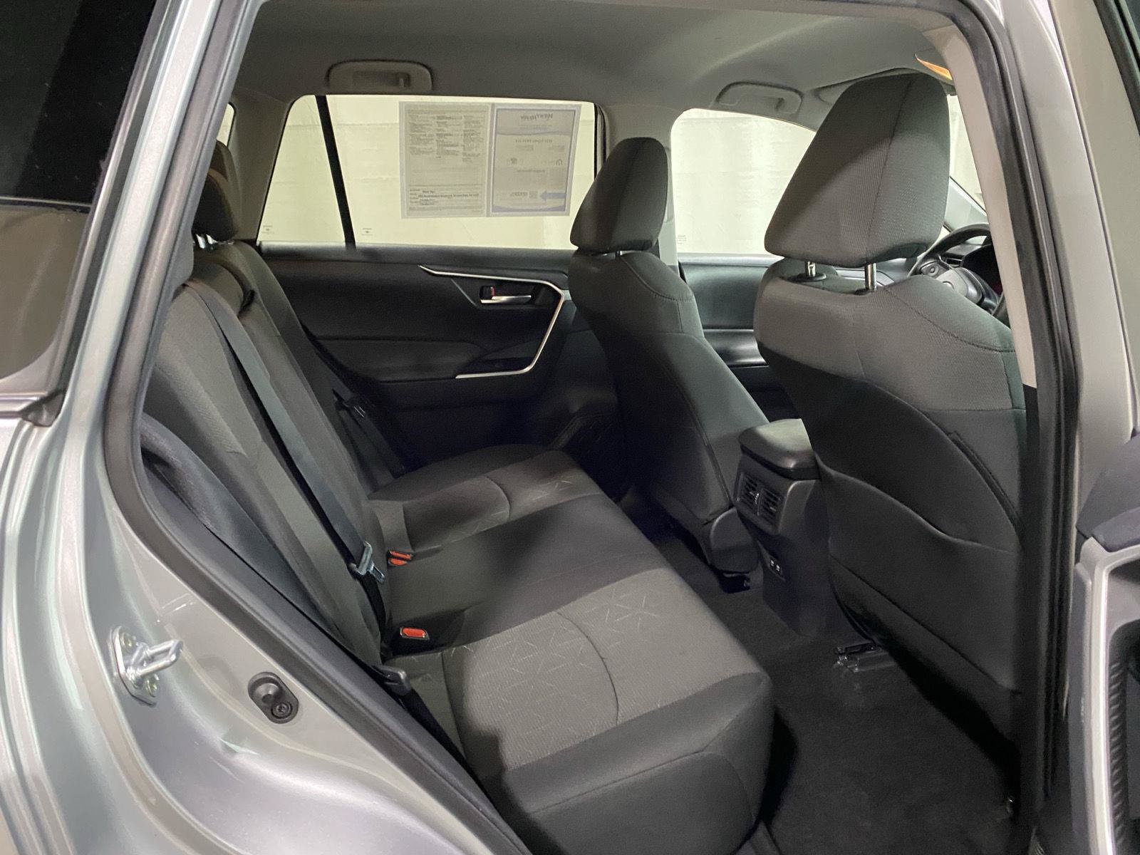 Used 2021 Toyota RAV4 XLE AWD/4WD image 13