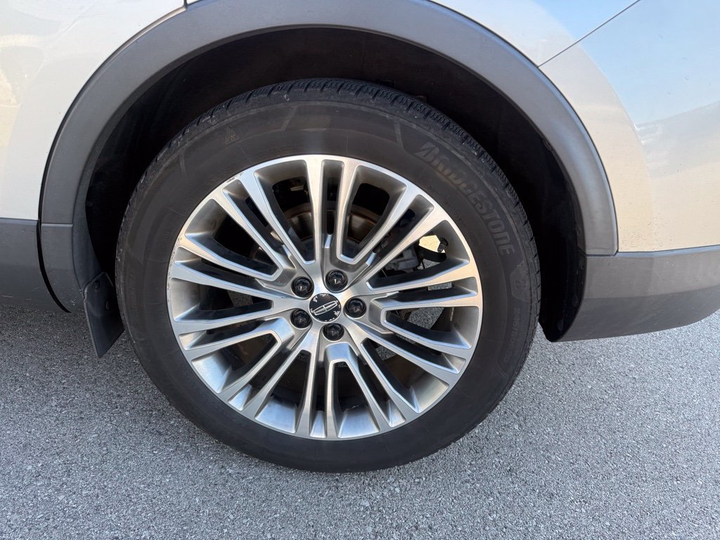 Used 2016 Lincoln MKX Reserve w/ Climate Package AWD/4WD image 9
