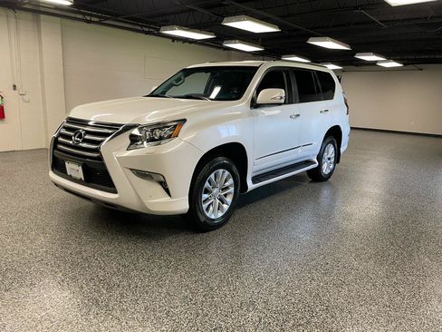 Used 2018 Lexus GX 460 Premium w/ Premium Package AWD/4WD image 9