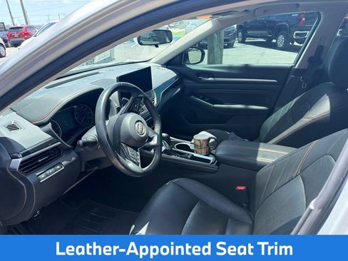 Used 2023 Nissan Altima 2.5 SR w/ SR Premium Package FWD image 11