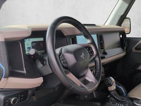 Used 2023 Ford Bronco Wildtrak image 10