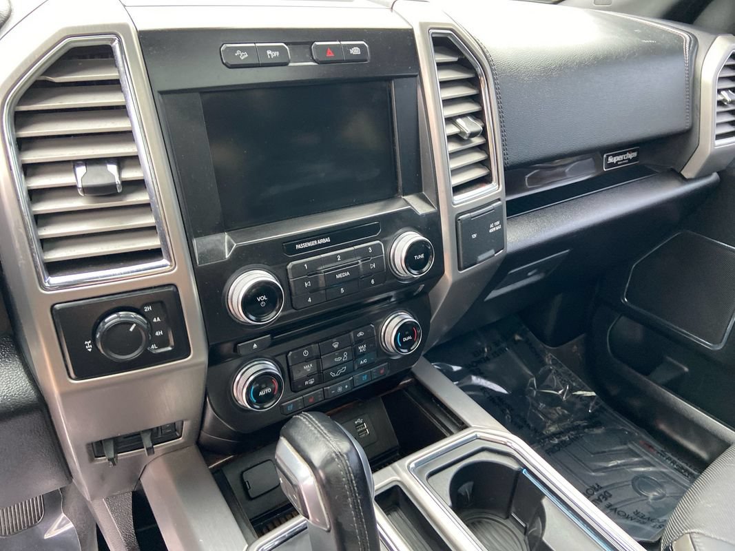 Used 2015 Ford F150 Platinum w/ Equipment Group 701A Luxury AWD/4WD image 14