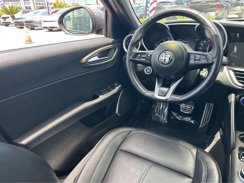 Used 2022 Alfa Romeo Giulia Ti RWD image 19