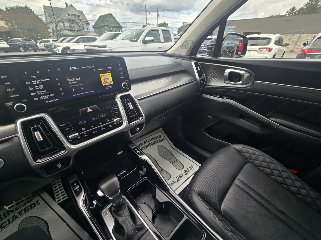 Used 2023 Kia Sorento AWD image 12