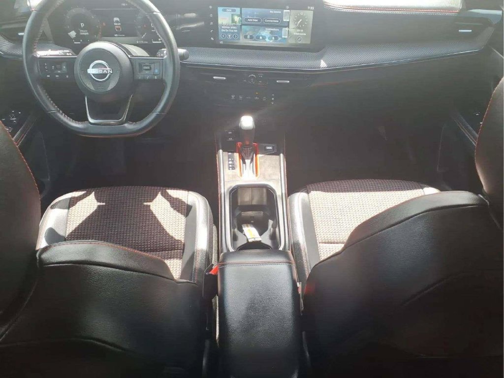 Used 2025 Nissan Kicks SR AWD/4WD image 9