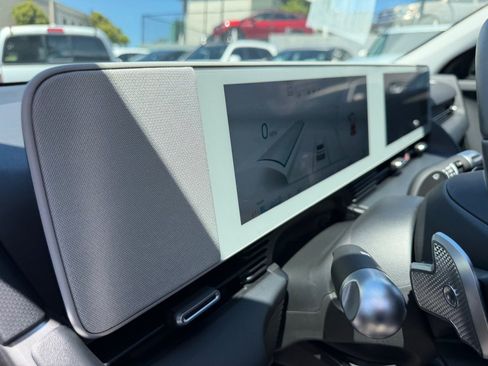 Used 2024 Hyundai Ioniq 5 SE RWD image 12